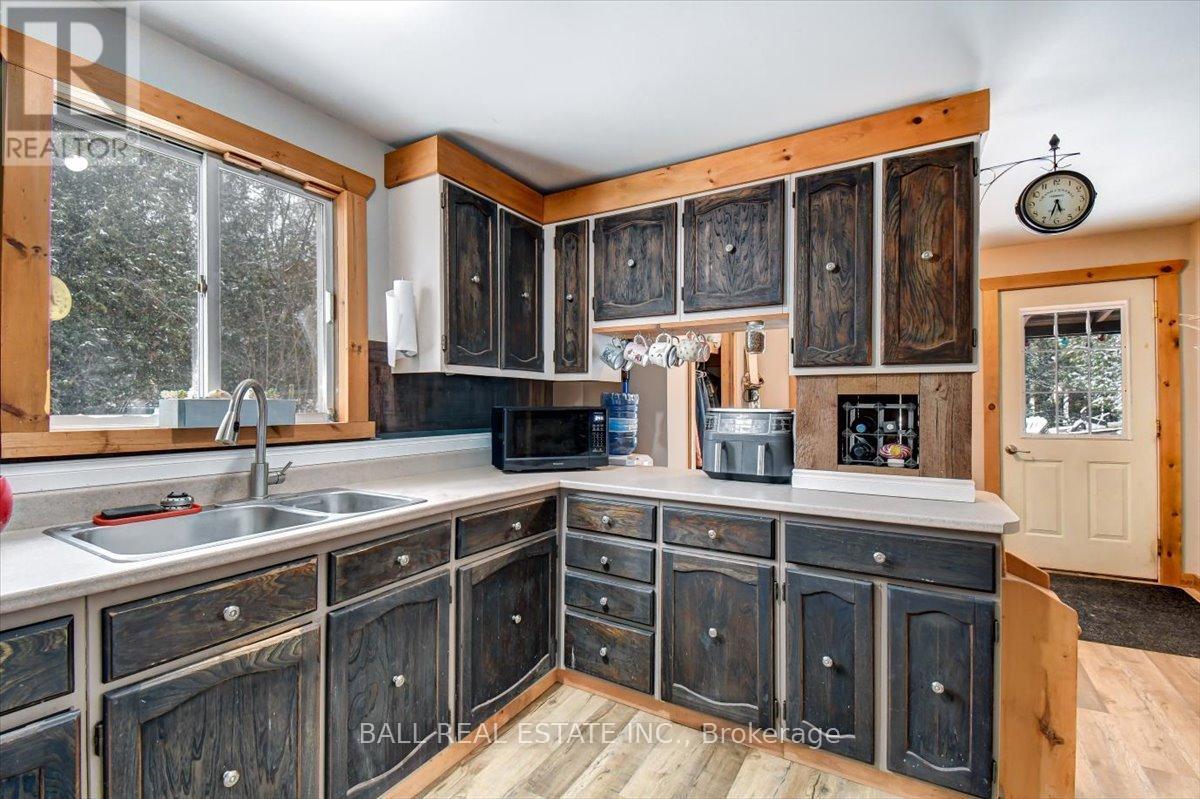 7 Upper Turriff Road, Bancroft (Dungannon Ward), Ontario  K0L 2L0 - Photo 9 - X12550874