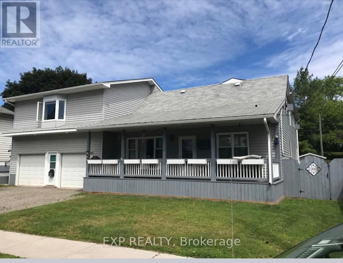 612 Romaine Street, Peterborough (Otonabee Ward 1), Ontario  K9J 2E4 - Photo 1 - X12551104