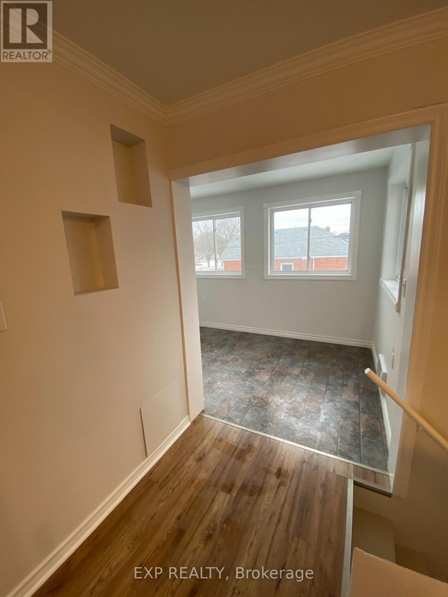 612 Romaine Street, Peterborough (Otonabee Ward 1), Ontario  K9J 2E4 - Photo 14 - X12551104