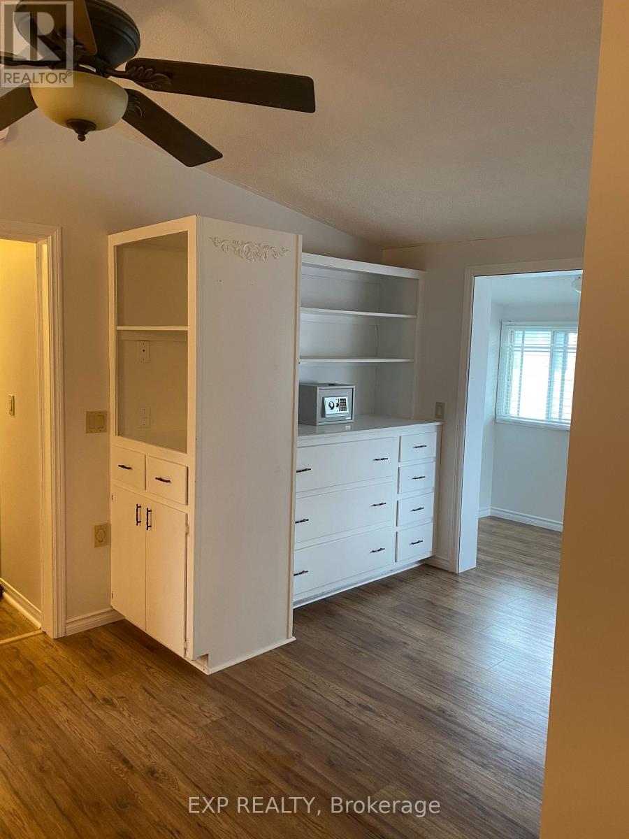 612 Romaine Street, Peterborough (Otonabee Ward 1), Ontario  K9J 2E4 - Photo 21 - X12551104