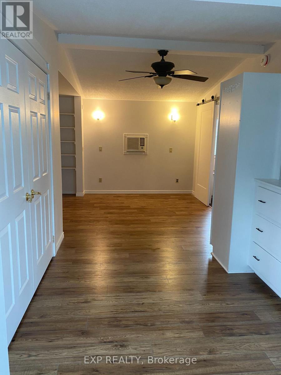 612 Romaine Street, Peterborough (Otonabee Ward 1), Ontario  K9J 2E4 - Photo 22 - X12551104