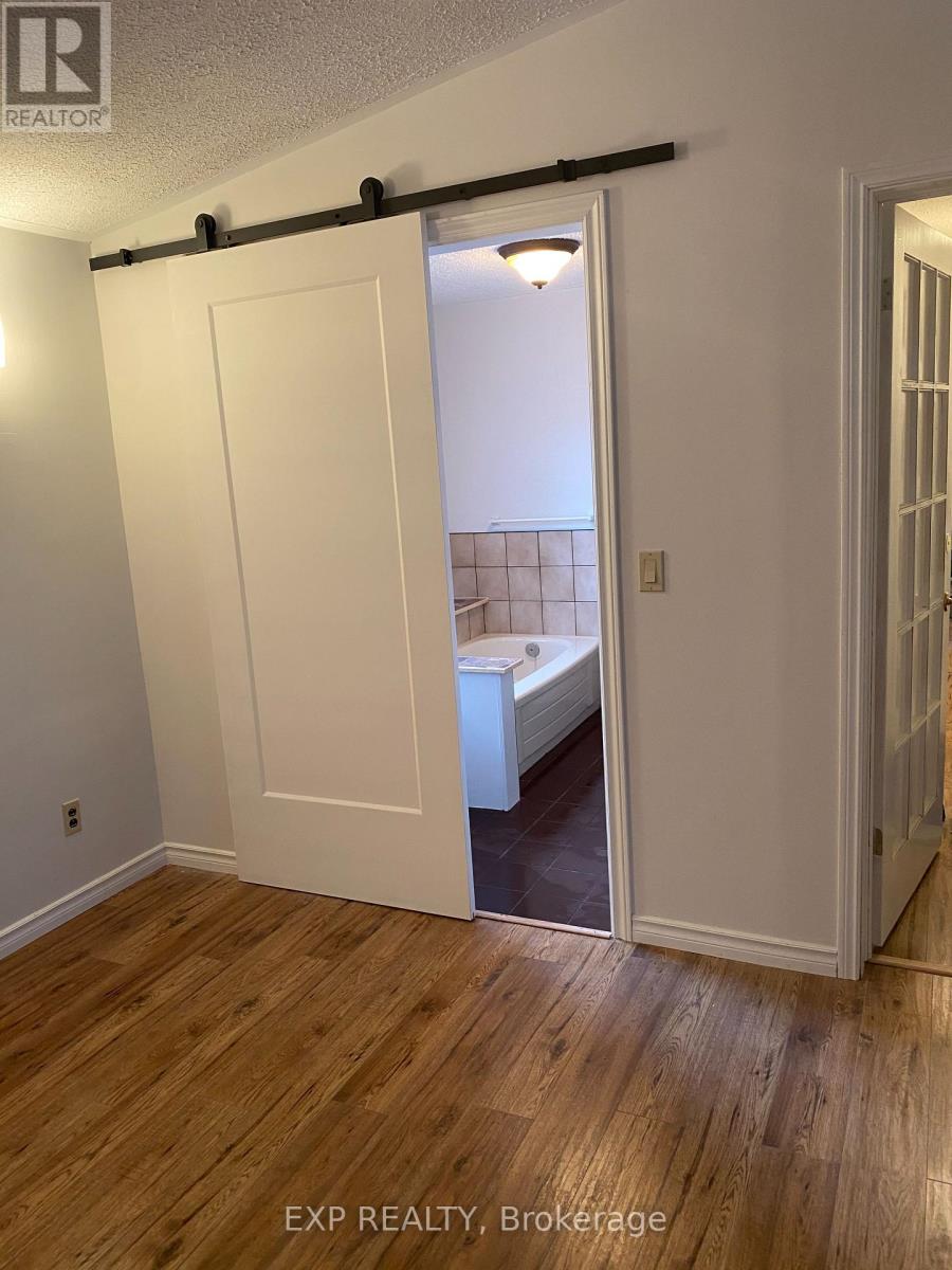 612 Romaine Street, Peterborough (Otonabee Ward 1), Ontario  K9J 2E4 - Photo 24 - X12551104