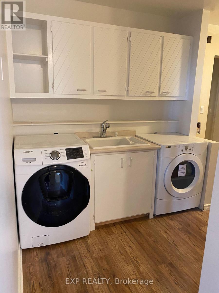 612 Romaine Street, Peterborough (Otonabee Ward 1), Ontario  K9J 2E4 - Photo 9 - X12551104