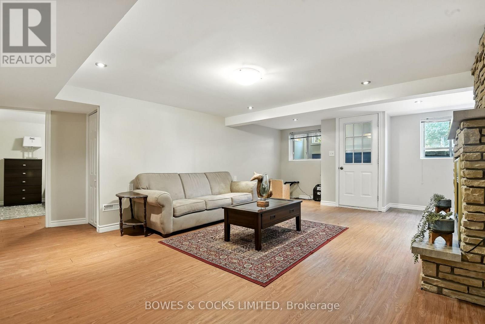 433 Manorhill Avenue, Peterborough (Town Ward 3), Ontario  K9J 6H7 - Photo 22 - X12551552