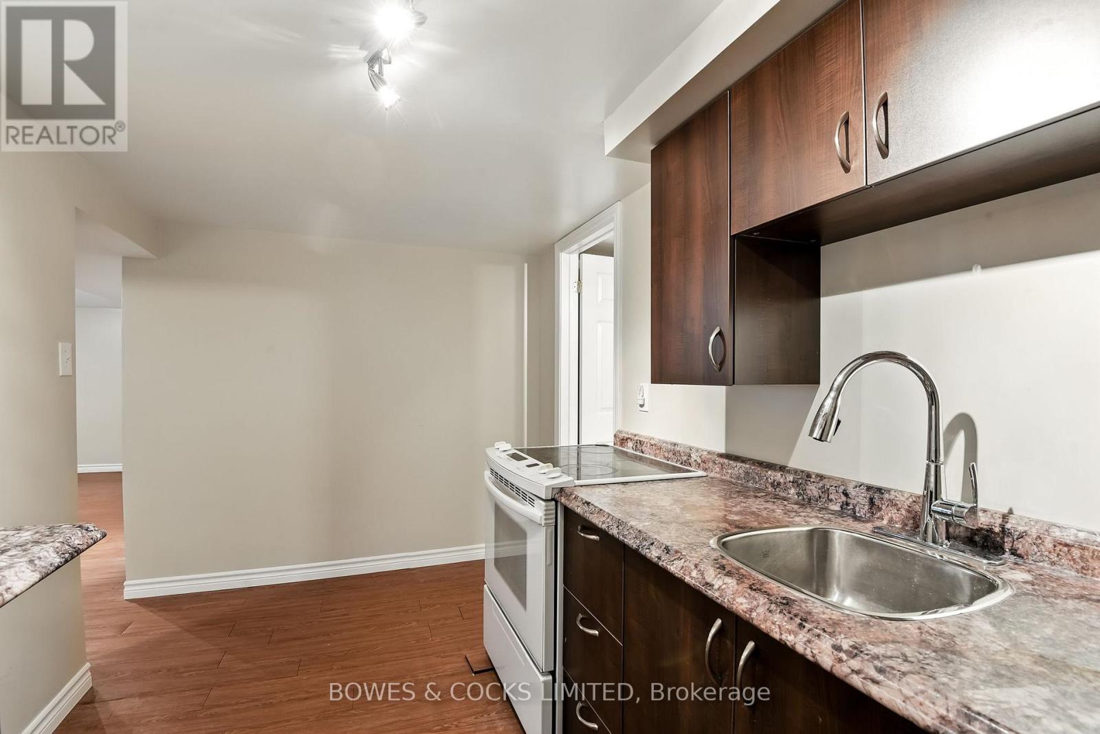 433 Manorhill Avenue, Peterborough (Town Ward 3), Ontario  K9J 6H7 - Photo 25 - X12551552