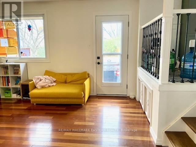 1186 Cartier Boulevard, Peterborough (Northcrest Ward 5), Ontario  K9H 6S1 - Photo 3 - X12551748