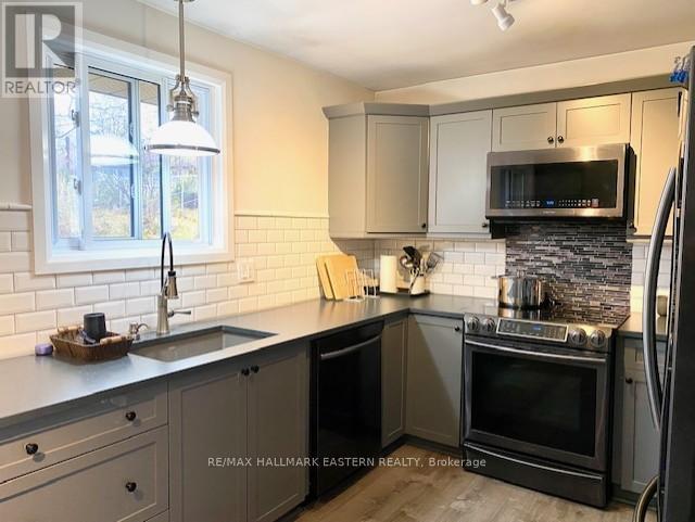 1186 Cartier Boulevard, Peterborough (Northcrest Ward 5), Ontario  K9H 6S1 - Photo 7 - X12551748