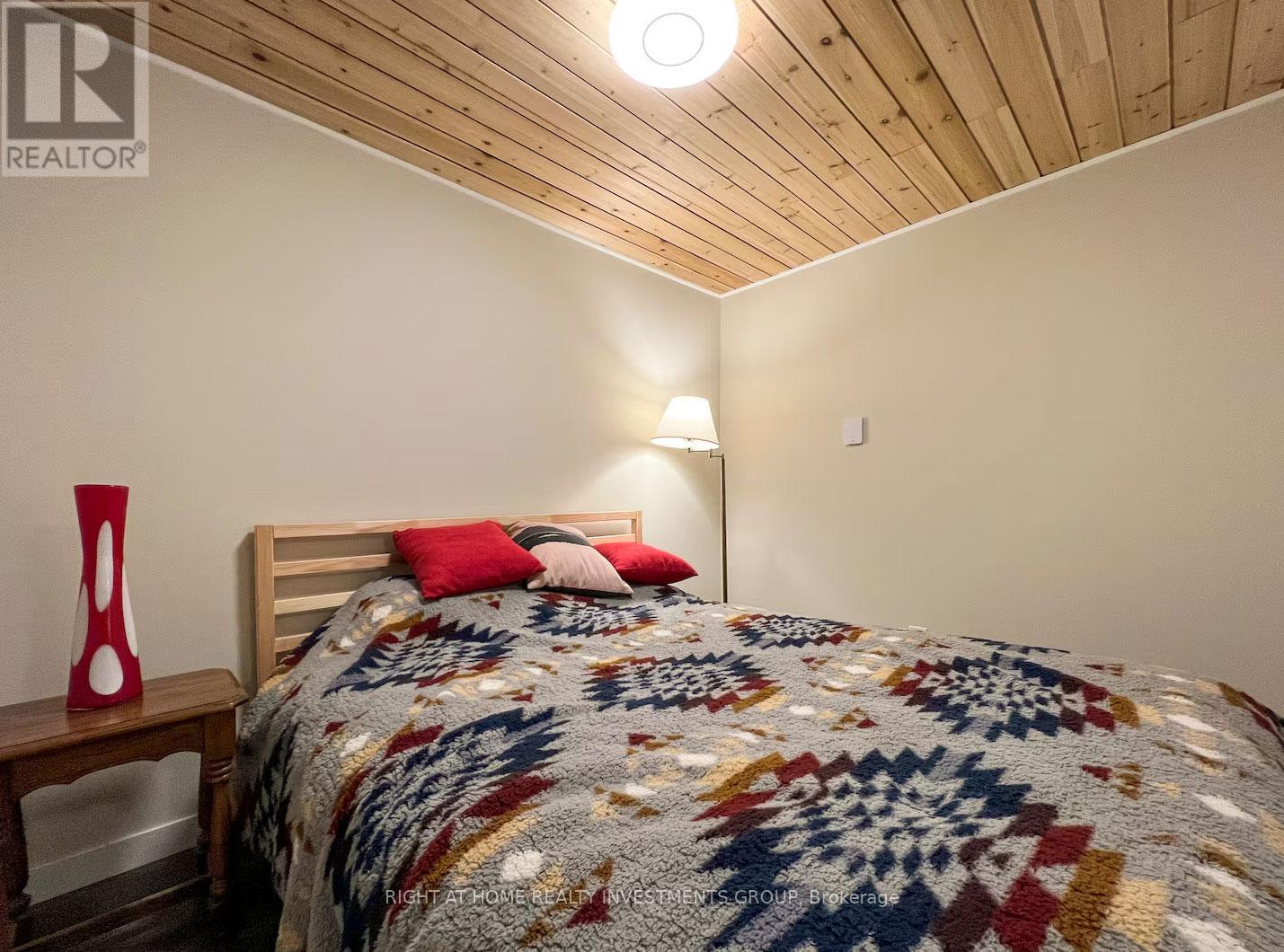 284 Kawartha Hideaway Road, Trent Lakes, Ontario  K0L 1J0 - Photo 12 - X12553396