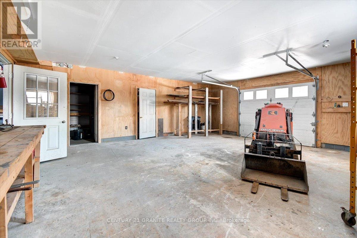 1725 Loop Road, Highlands East (Monmouth), Ontario  K0L 3C0 - Photo 5 - X12554046