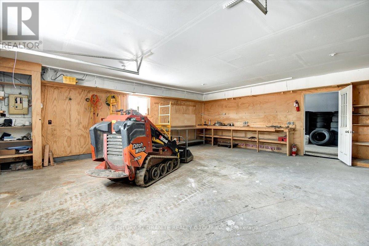 1725 Loop Road, Highlands East (Monmouth), Ontario  K0L 3C0 - Photo 6 - X12554046