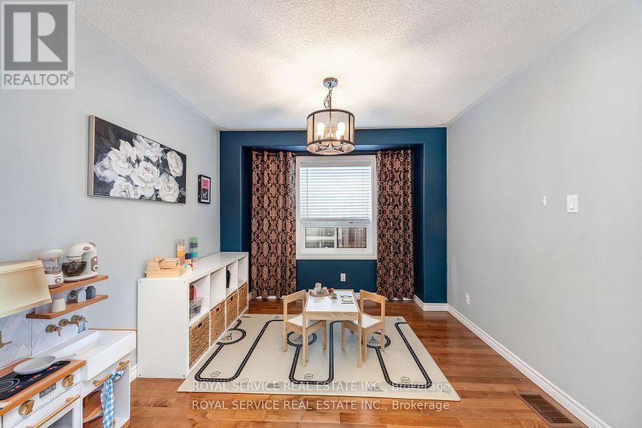 446 Abound Crescent, Peterborough (Ashburnham Ward 4), Ontario  K9J 8S2 - Photo 18 - X12554554