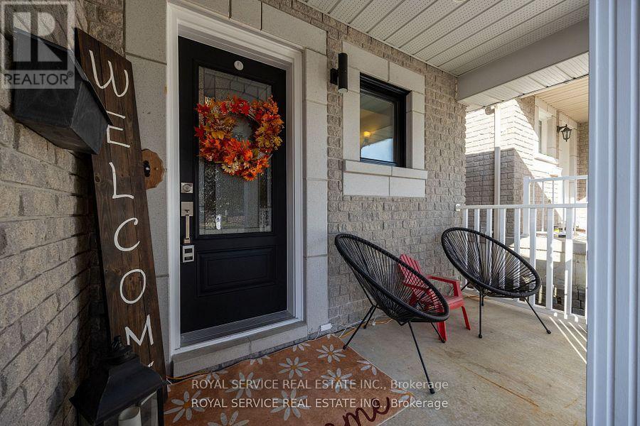 446 Abound Crescent, Peterborough (Ashburnham Ward 4), Ontario  K9J 8S2 - Photo 3 - X12554554