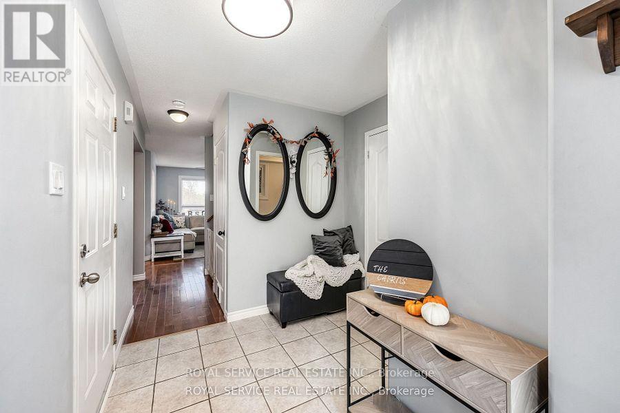 446 Abound Crescent, Peterborough (Ashburnham Ward 4), Ontario  K9J 8S2 - Photo 5 - X12554554