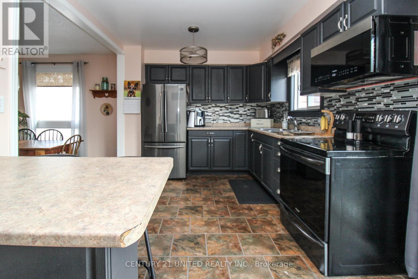 2130 Meadowview Road, Peterborough (Ashburnham Ward 4), Ontario  K9L 1S4 - Photo 14 - X12554770