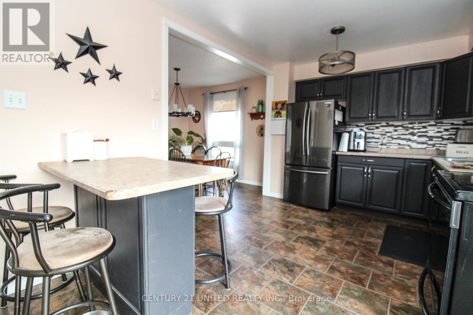 2130 Meadowview Road, Peterborough (Ashburnham Ward 4), Ontario  K9L 1S4 - Photo 16 - X12554770