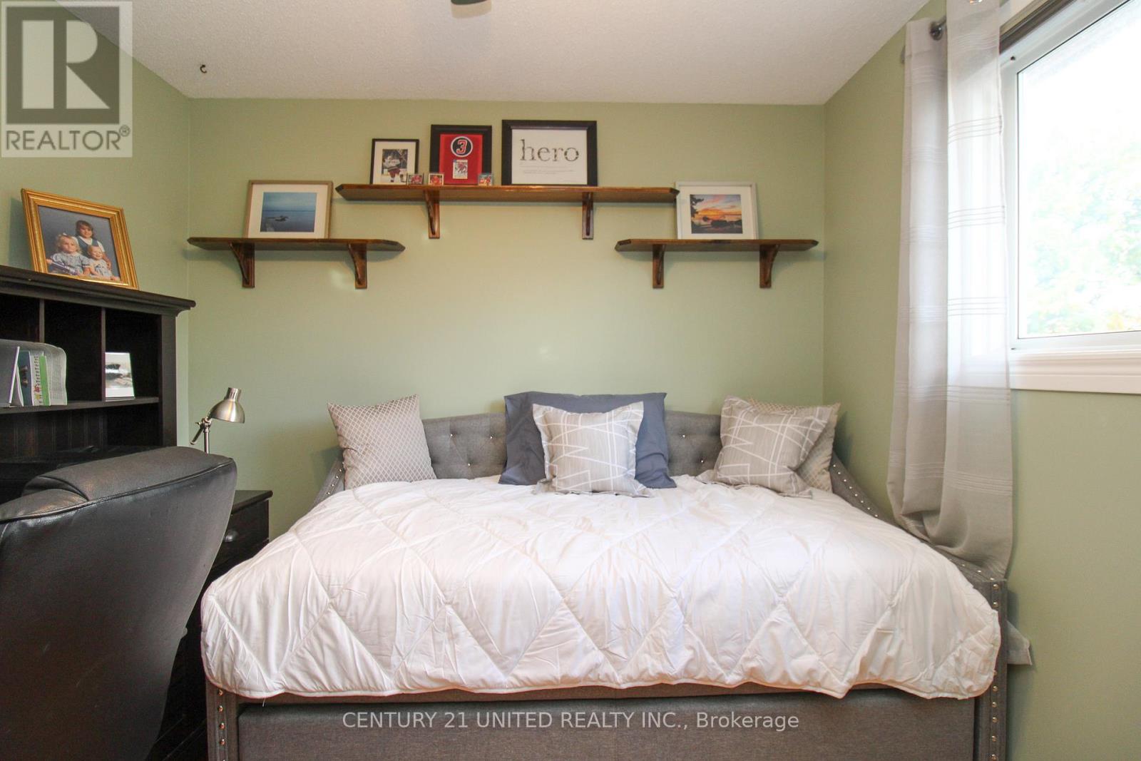 2130 Meadowview Road, Peterborough (Ashburnham Ward 4), Ontario  K9L 1S4 - Photo 24 - X12554770