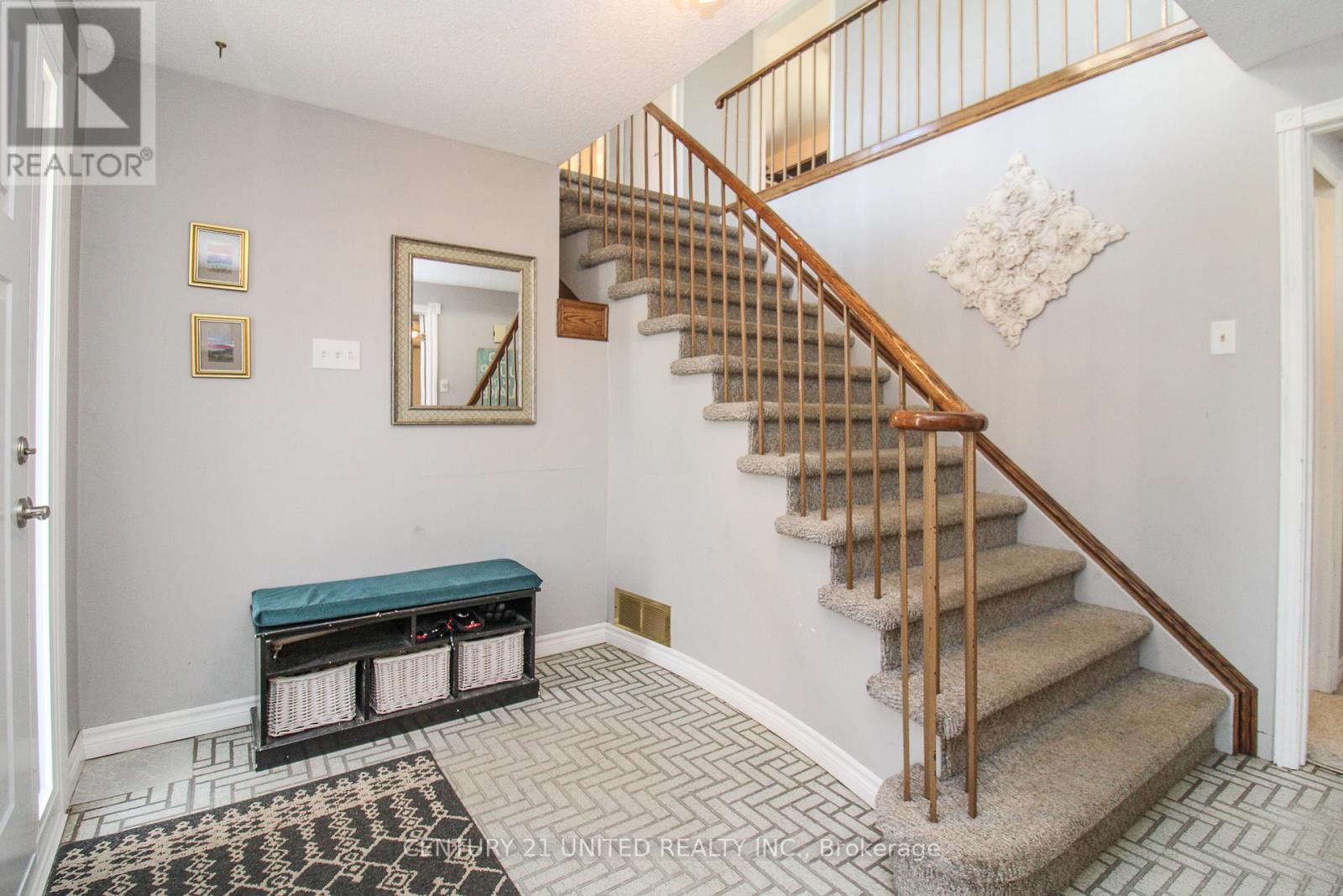 2130 Meadowview Road, Peterborough (Ashburnham Ward 4), Ontario  K9L 1S4 - Photo 5 - X12554770