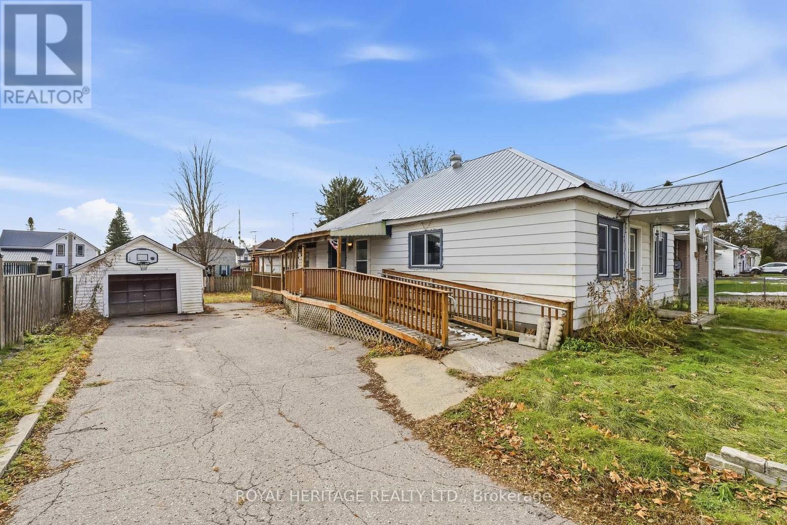 11 Donald Street, Havelock-Belmont-Methuen (Havelock), Ontario  K0L 1Z0 - Photo 4 - X12555006