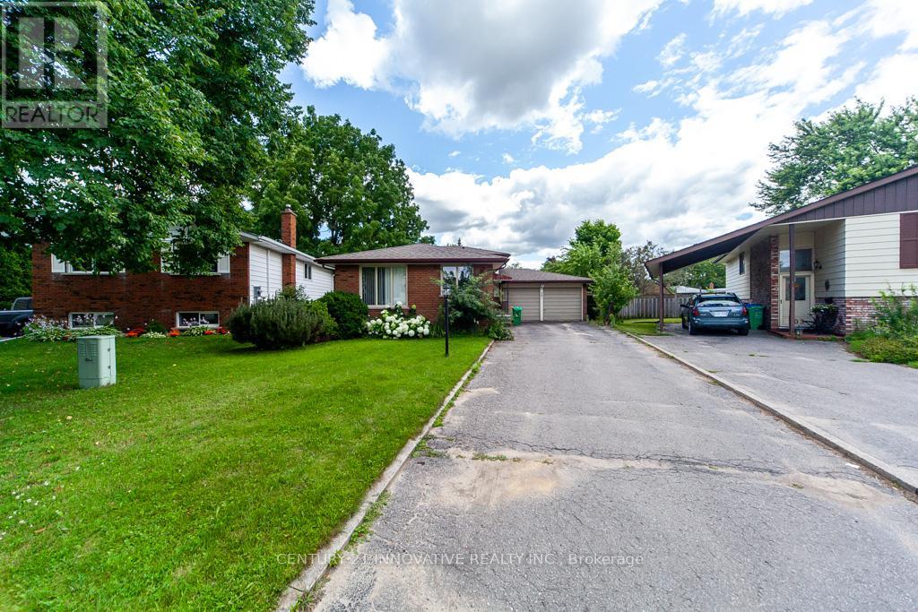 501 Barnes Crescent, Peterborough (Otonabee Ward 1), Ontario  K9J 7Z2 - Photo 3 - X12555094