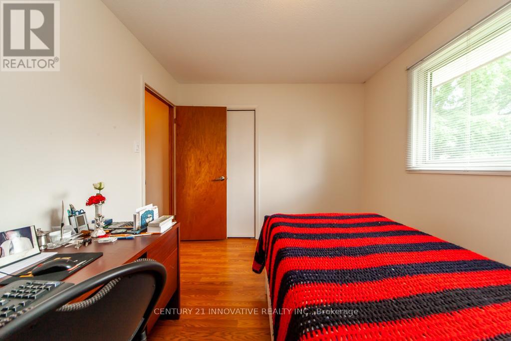 501 Barnes Crescent, Peterborough (Otonabee Ward 1), Ontario  K9J 7Z2 - Photo 39 - X12555094