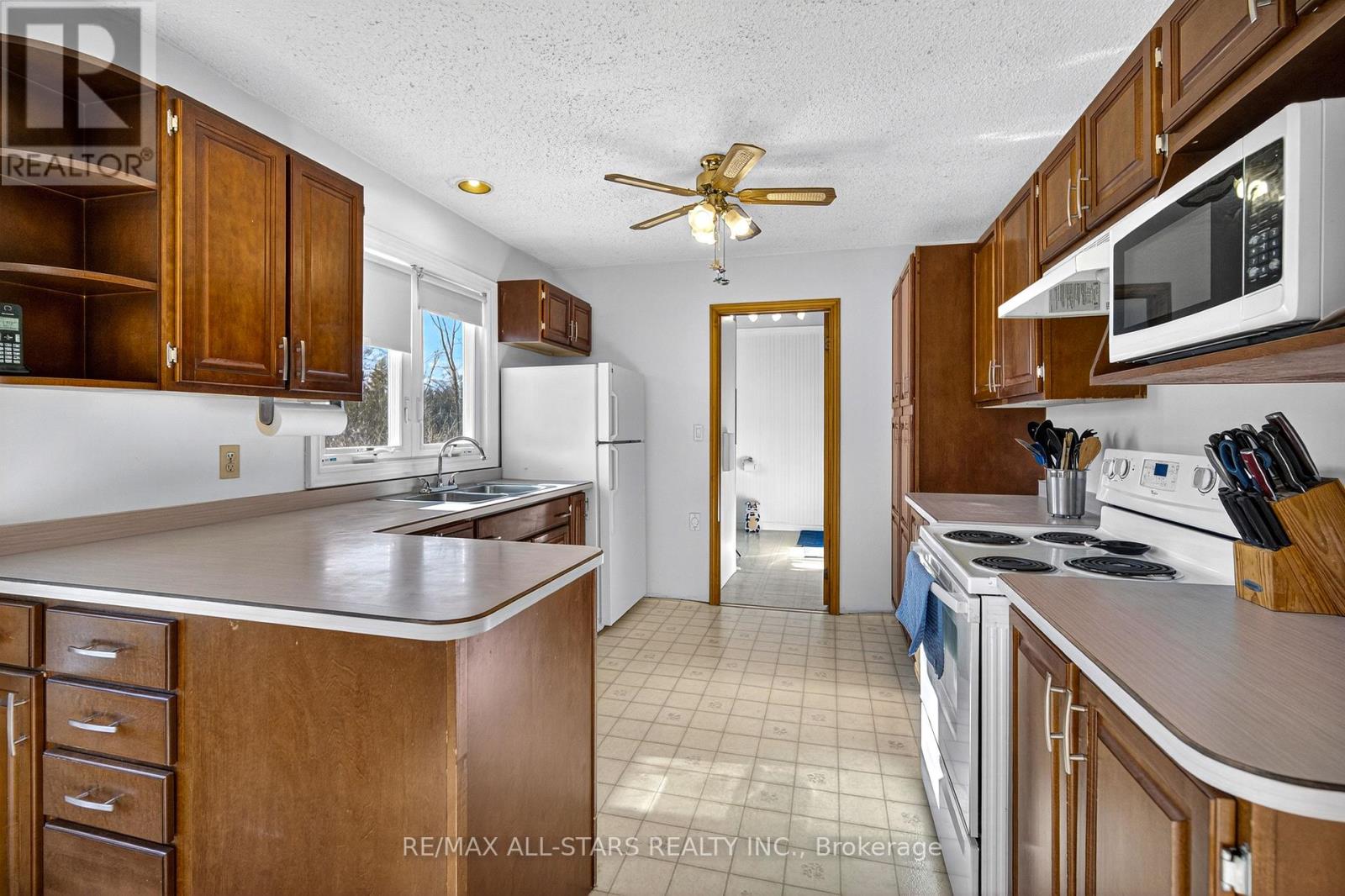 150 King Street W, Kawartha Lakes (Omemee), Ontario  K0L 2W0 - Photo 11 - X12555510