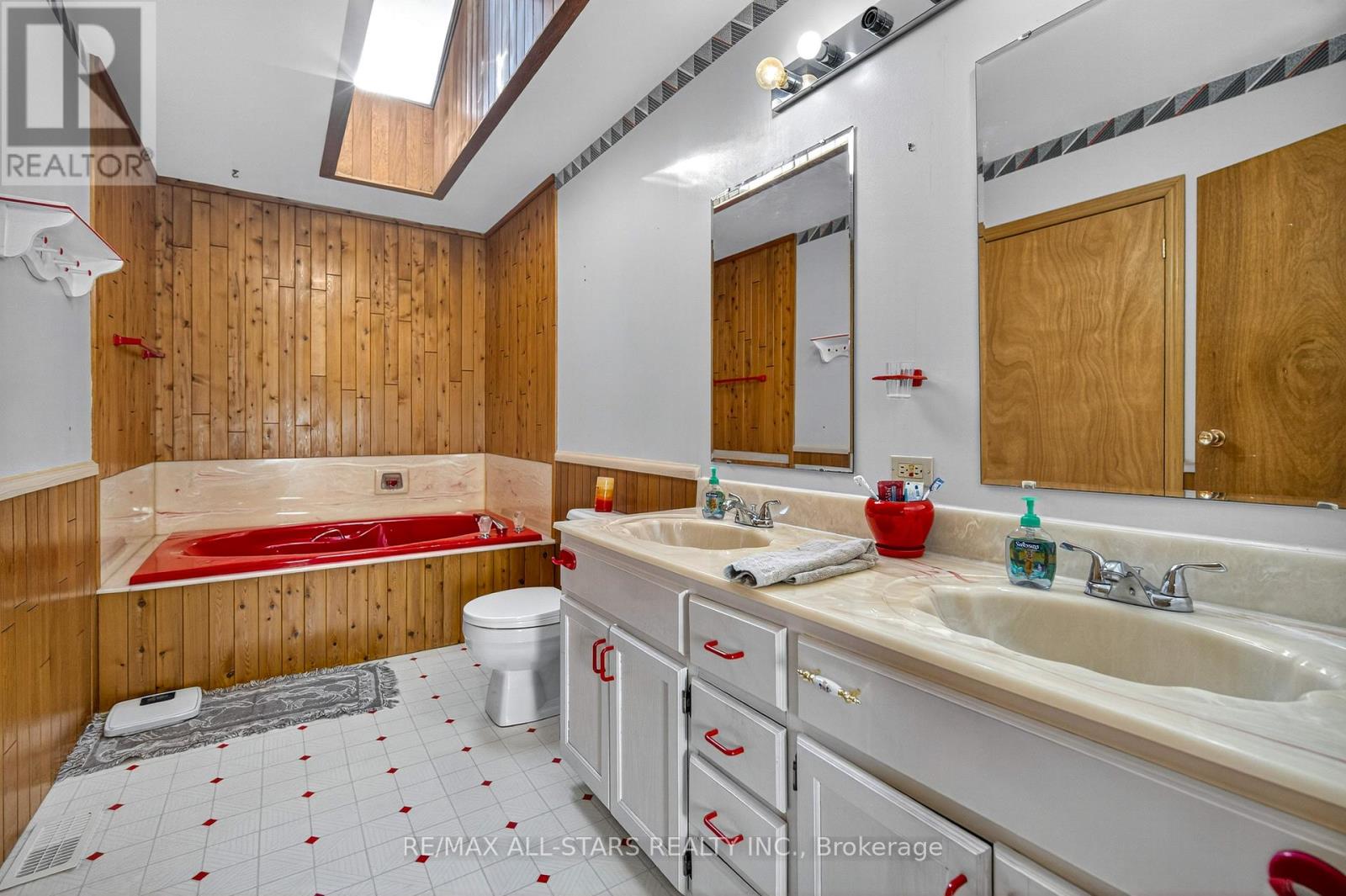 150 King Street W, Kawartha Lakes (Omemee), Ontario  K0L 2W0 - Photo 16 - X12555510