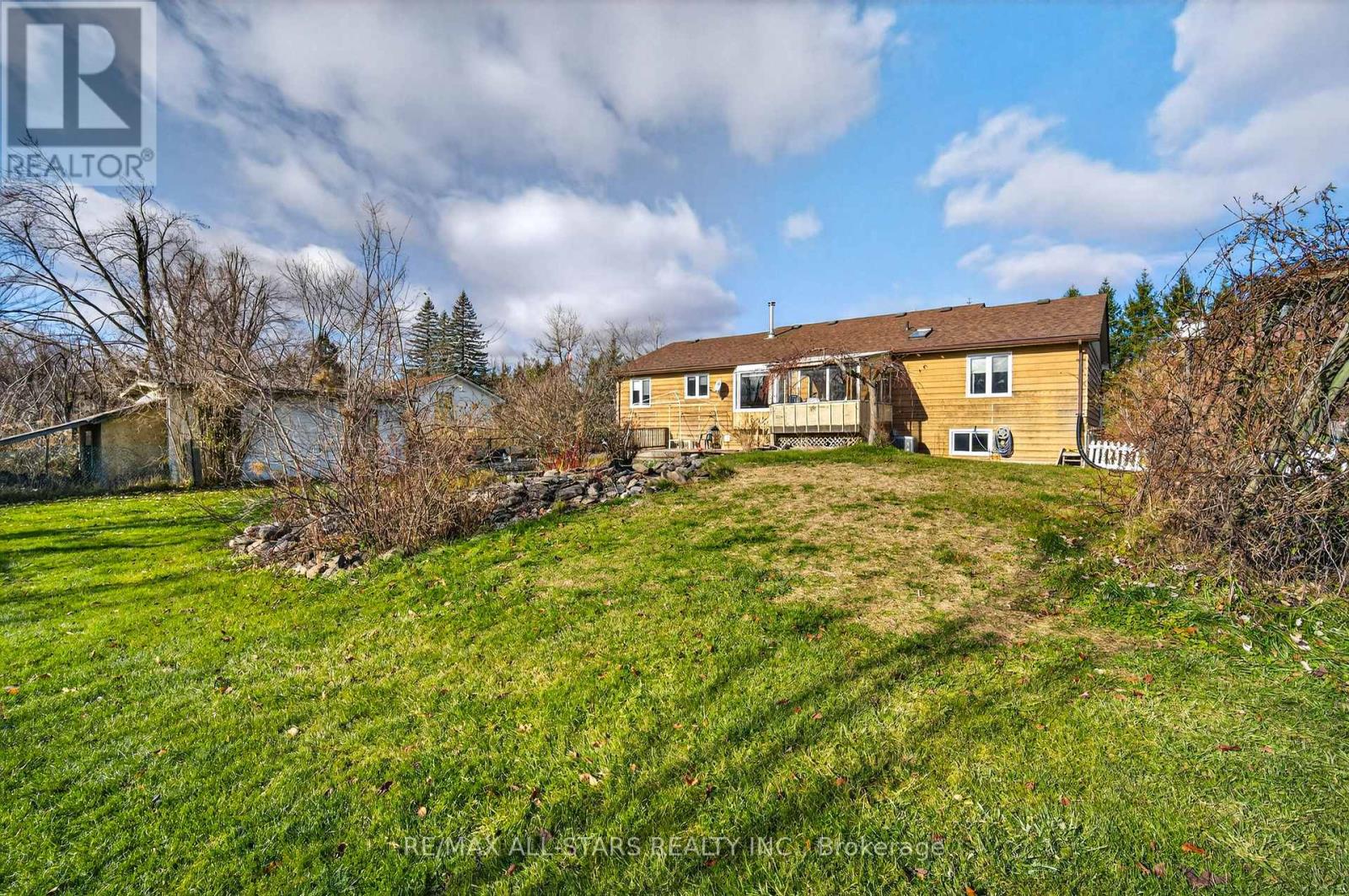 150 King Street W, Kawartha Lakes (Omemee), Ontario  K0L 2W0 - Photo 27 - X12555510