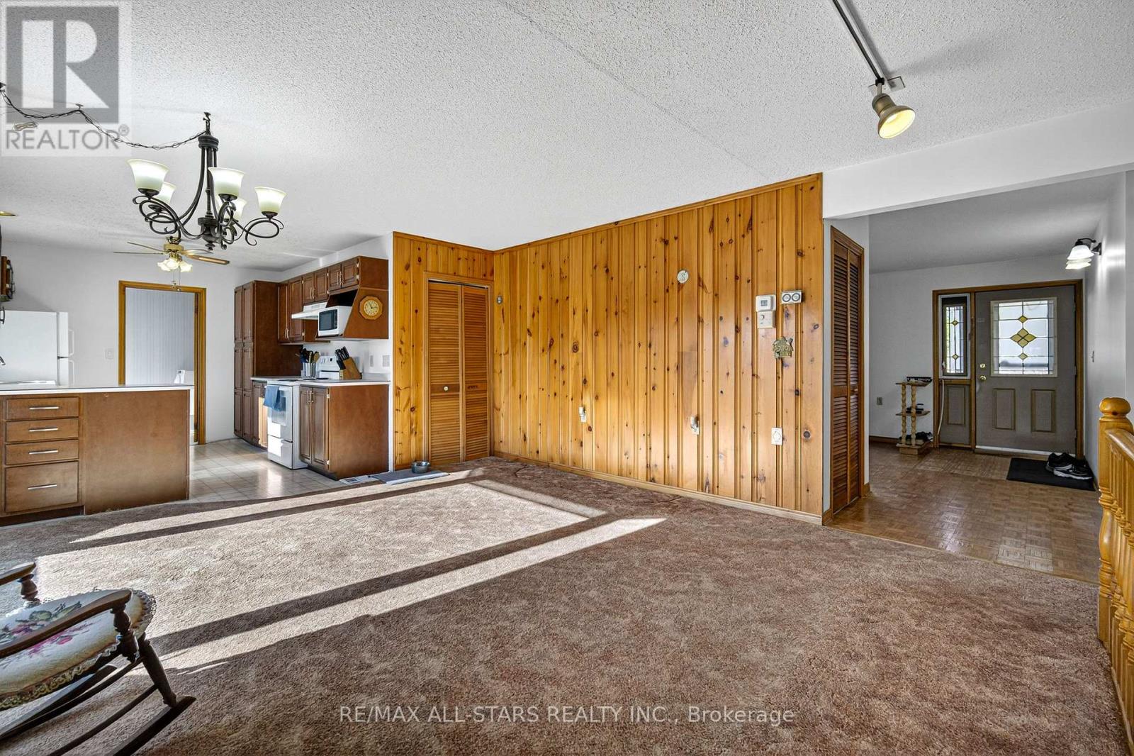 150 King Street W, Kawartha Lakes (Omemee), Ontario  K0L 2W0 - Photo 9 - X12555510