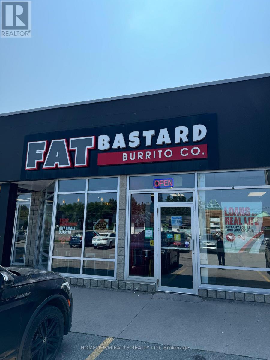 351 Kent Street W, Kawartha Lakes (Lindsay), Ontario  K9V 2Z7 - Photo 1 - X12555496