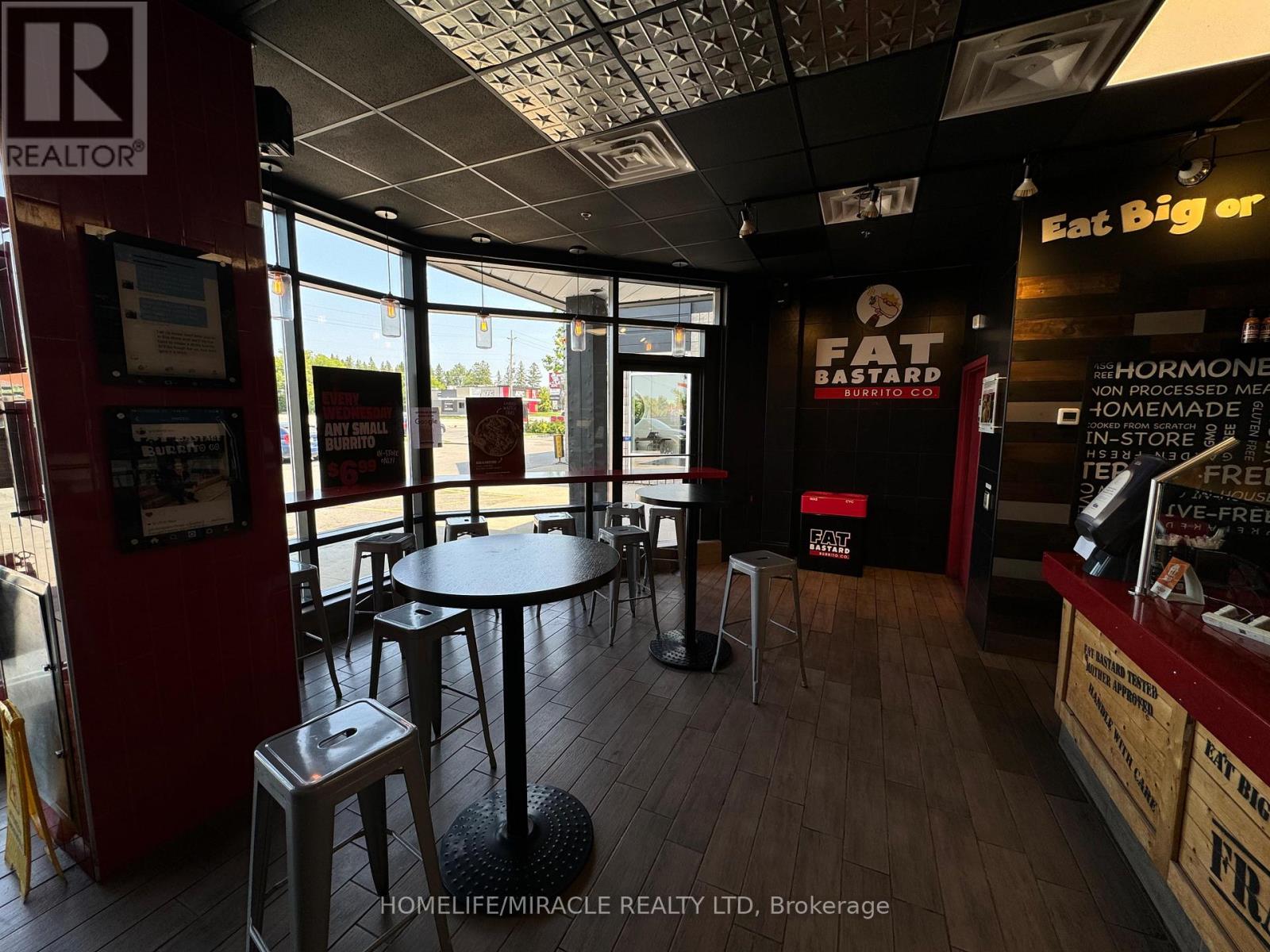 351 Kent Street W, Kawartha Lakes (Lindsay), Ontario  K9V 2Z7 - Photo 3 - X12555496