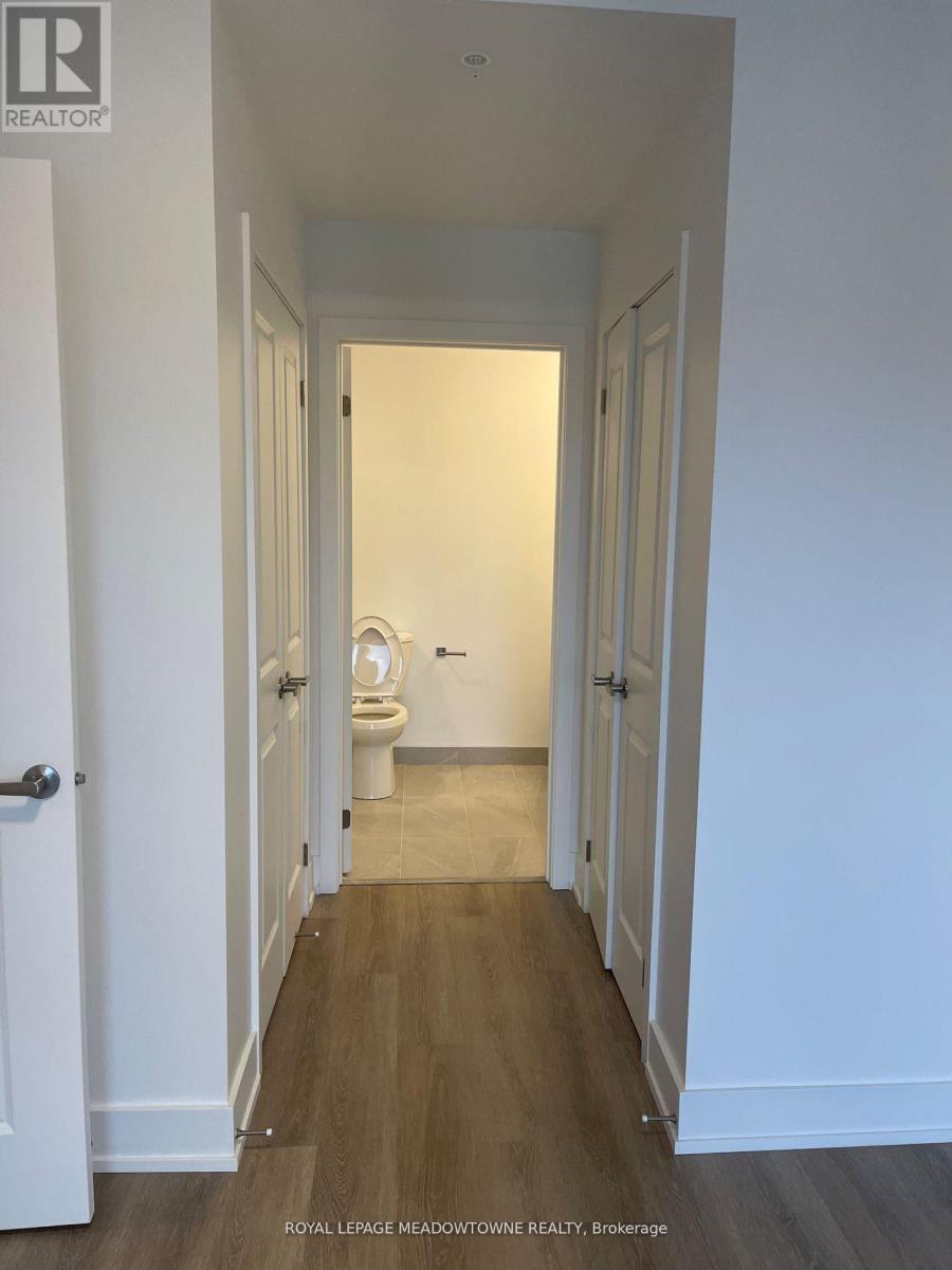 407 - 19b West Street N, Kawartha Lakes (Fenelon Falls), Ontario  K9V 1C4 - Photo 3 - X12557110