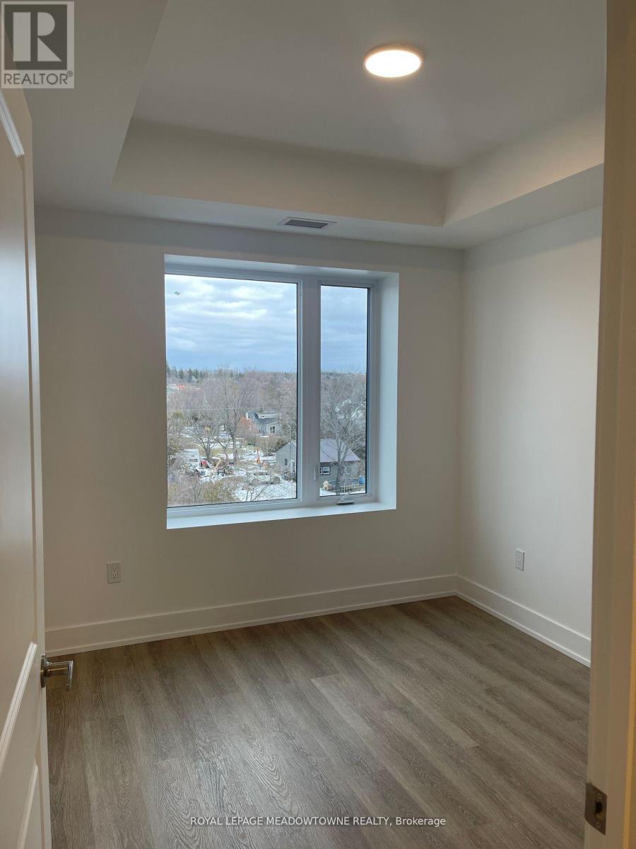 407 - 19b West Street N, Kawartha Lakes (Fenelon Falls), Ontario  K9V 1C4 - Photo 6 - X12557110