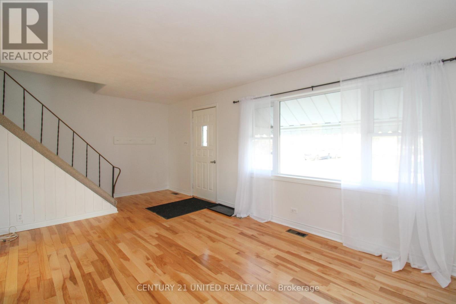 677 Orpington Road, Peterborough (Otonabee Ward 1), Ontario  K9J 4A5 - Photo 9 - X12557842