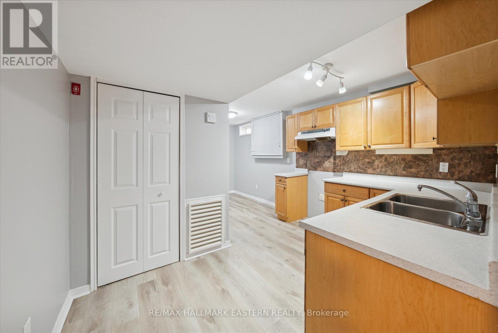 2431 Marsdale Drive, Peterborough (Ashburnham Ward 4), Ontario  K9L 1Z3 - Photo 37 - X12558032