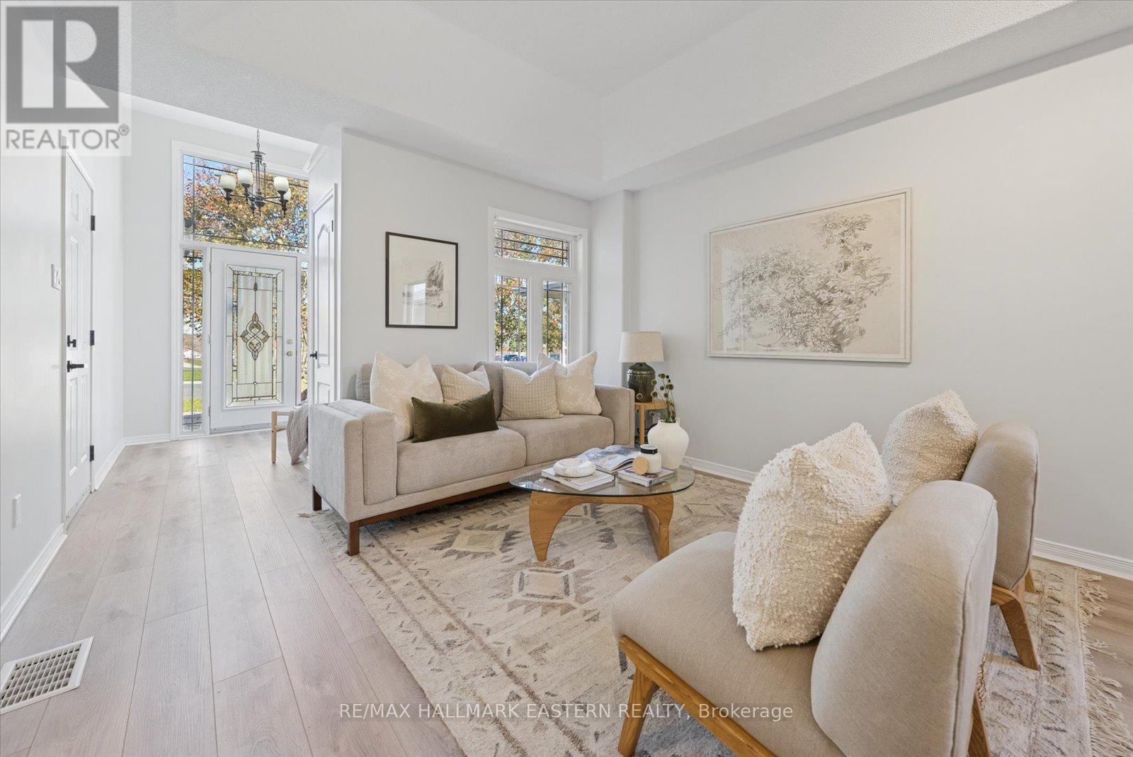 2431 Marsdale Drive, Peterborough (Ashburnham Ward 4), Ontario  K9L 1Z3 - Photo 5 - X12558032