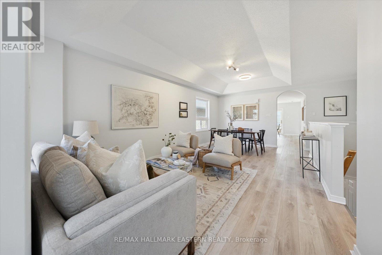 2431 Marsdale Drive, Peterborough (Ashburnham Ward 4), Ontario  K9L 1Z3 - Photo 8 - X12558032