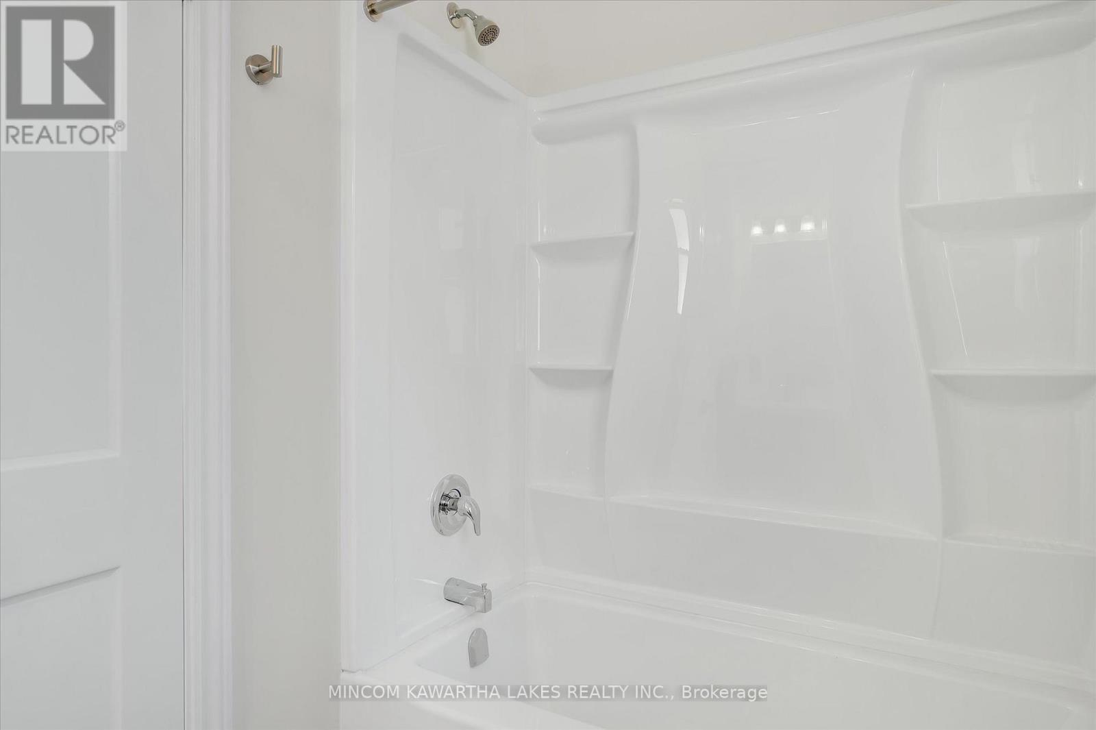 588 Wolfe Street, Peterborough (Town Ward 3), Ontario  K9J 2L8 - Photo 16 - X12558056