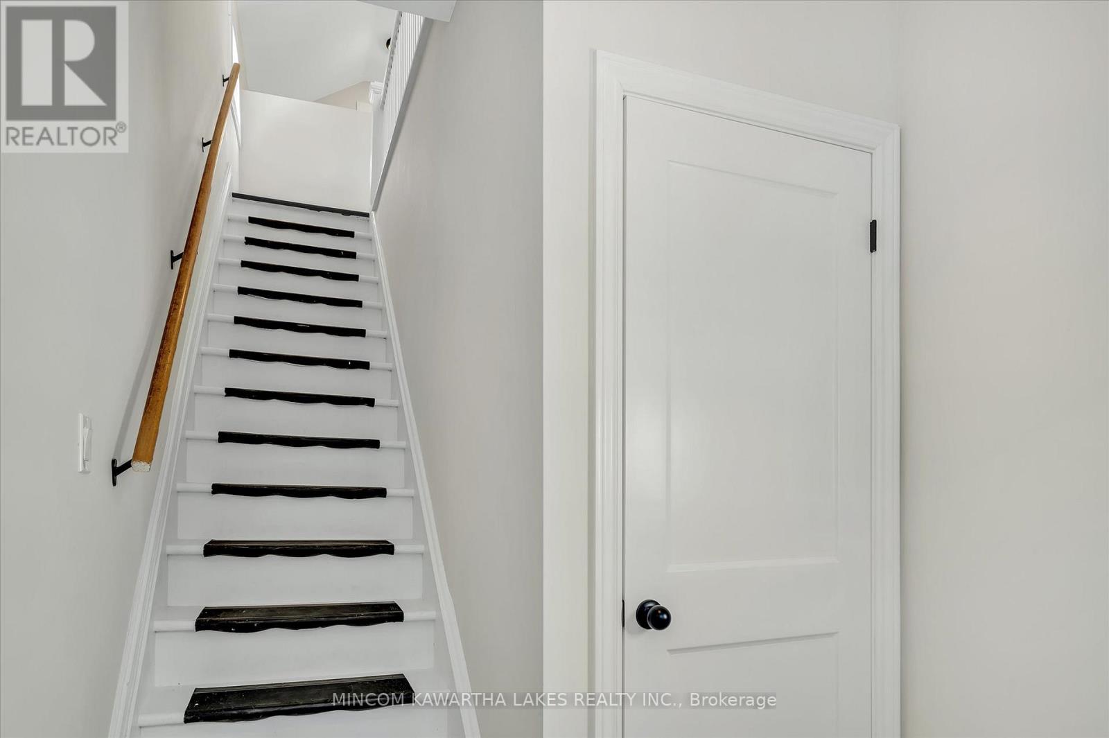 588 Wolfe Street, Peterborough (Town Ward 3), Ontario  K9J 2L8 - Photo 18 - X12558056