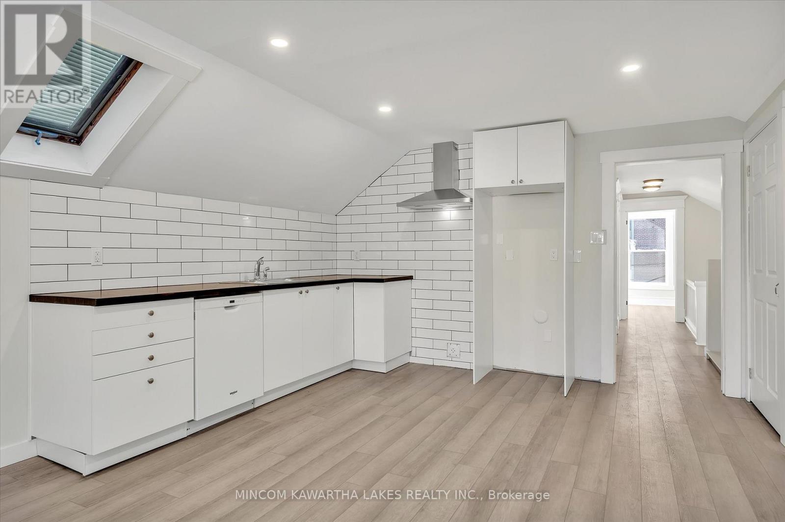 588 Wolfe Street, Peterborough (Town Ward 3), Ontario  K9J 2L8 - Photo 20 - X12558056