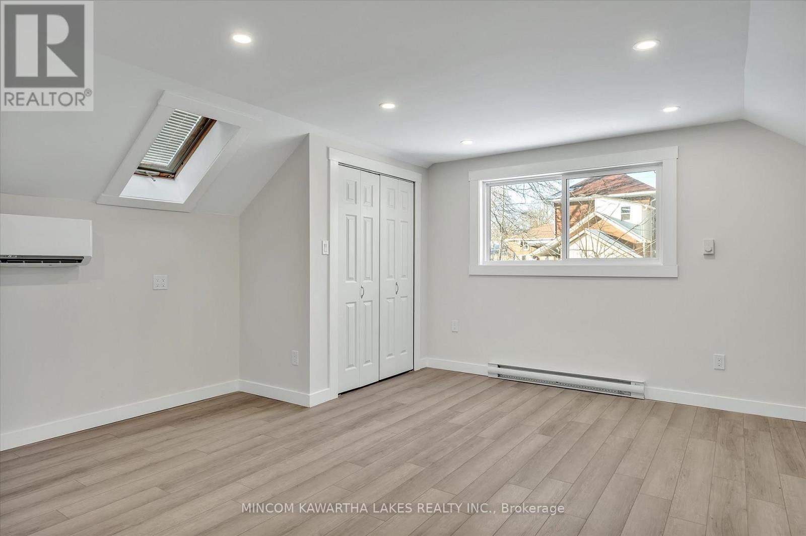 588 Wolfe Street, Peterborough (Town Ward 3), Ontario  K9J 2L8 - Photo 22 - X12558056