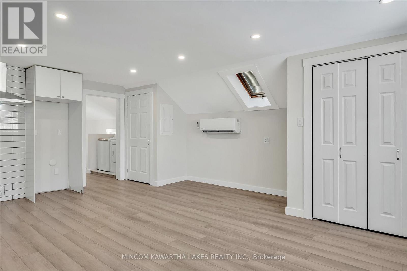 588 Wolfe Street, Peterborough (Town Ward 3), Ontario  K9J 2L8 - Photo 24 - X12558056