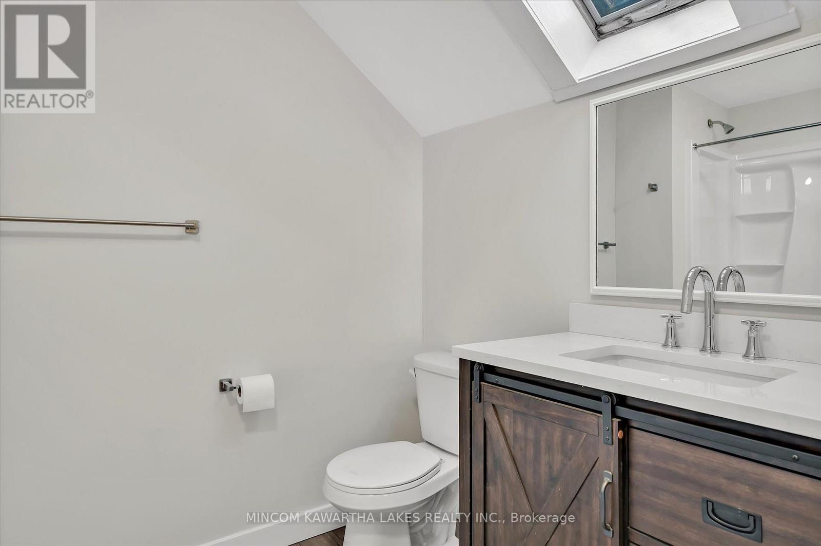 588 Wolfe Street, Peterborough (Town Ward 3), Ontario  K9J 2L8 - Photo 32 - X12558056