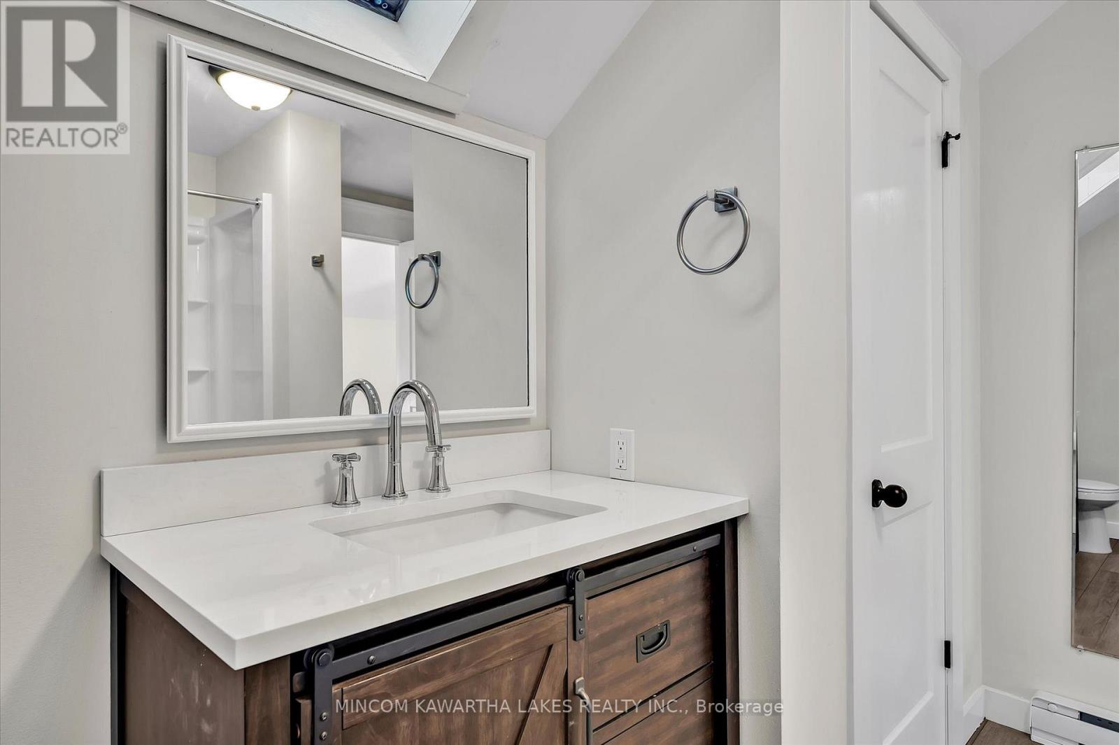 588 Wolfe Street, Peterborough (Town Ward 3), Ontario  K9J 2L8 - Photo 33 - X12558056