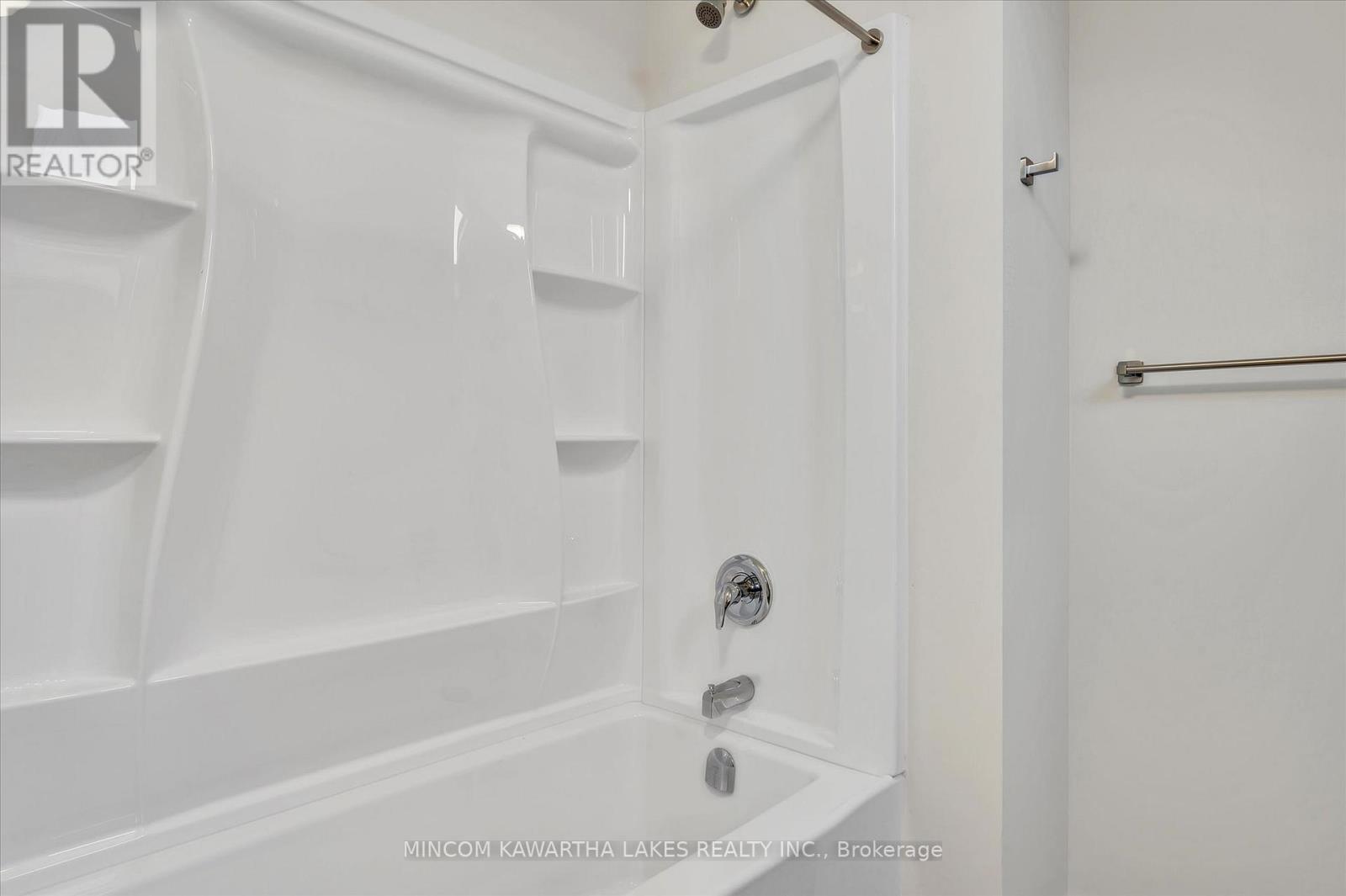 588 Wolfe Street, Peterborough (Town Ward 3), Ontario  K9J 2L8 - Photo 34 - X12558056