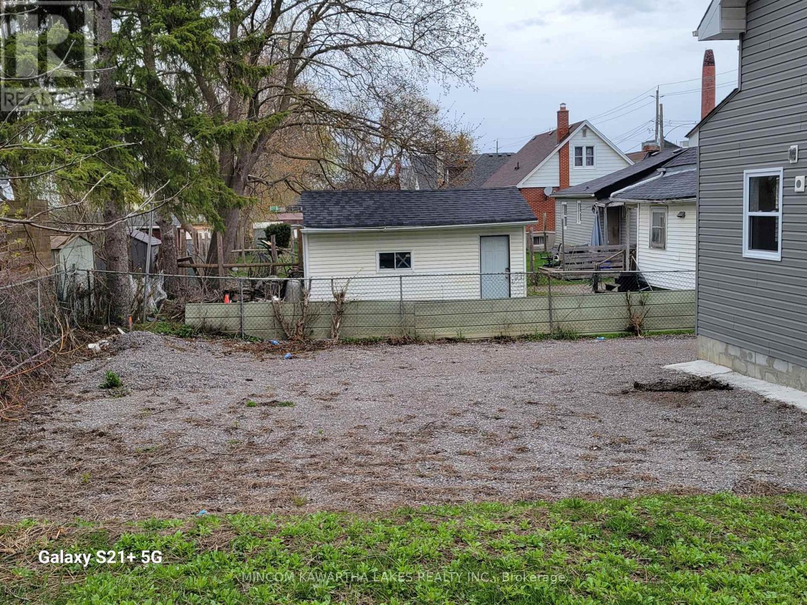 588 Wolfe Street, Peterborough (Town Ward 3), Ontario  K9J 2L8 - Photo 36 - X12558056