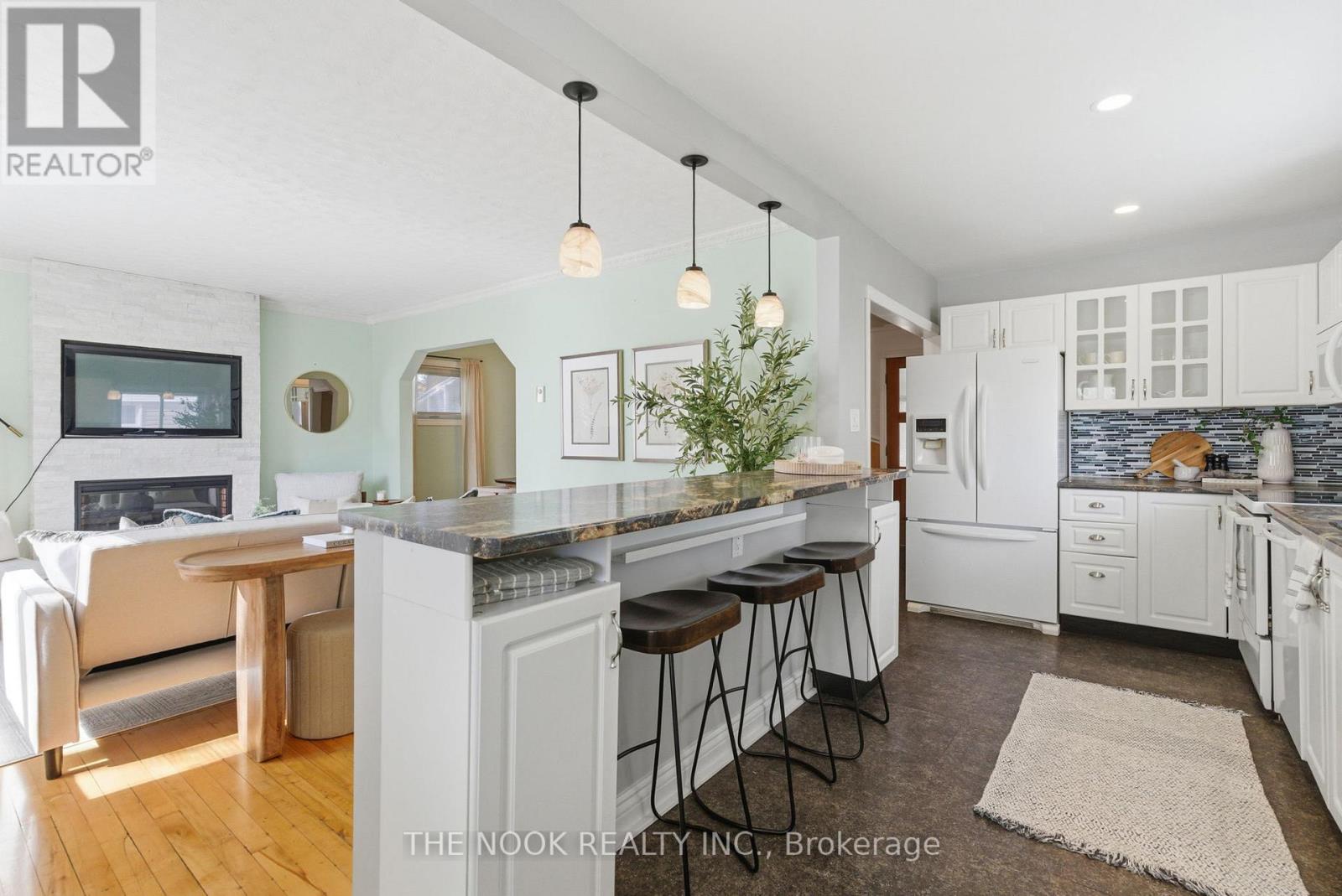 518 Rose Avenue, Peterborough (Otonabee Ward 1), Ontario  K9J 4E7 - Photo 5 - X12558082