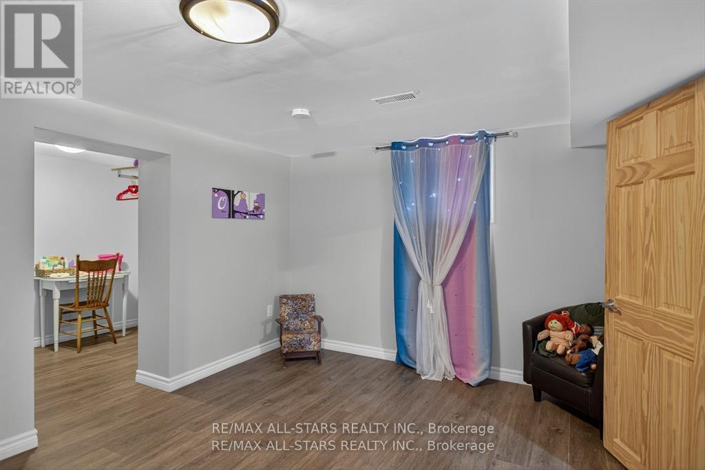 291 Angeline Street N, Kawartha Lakes (Lindsay), Ontario  K9V 4R1 - Photo 35 - X12558166