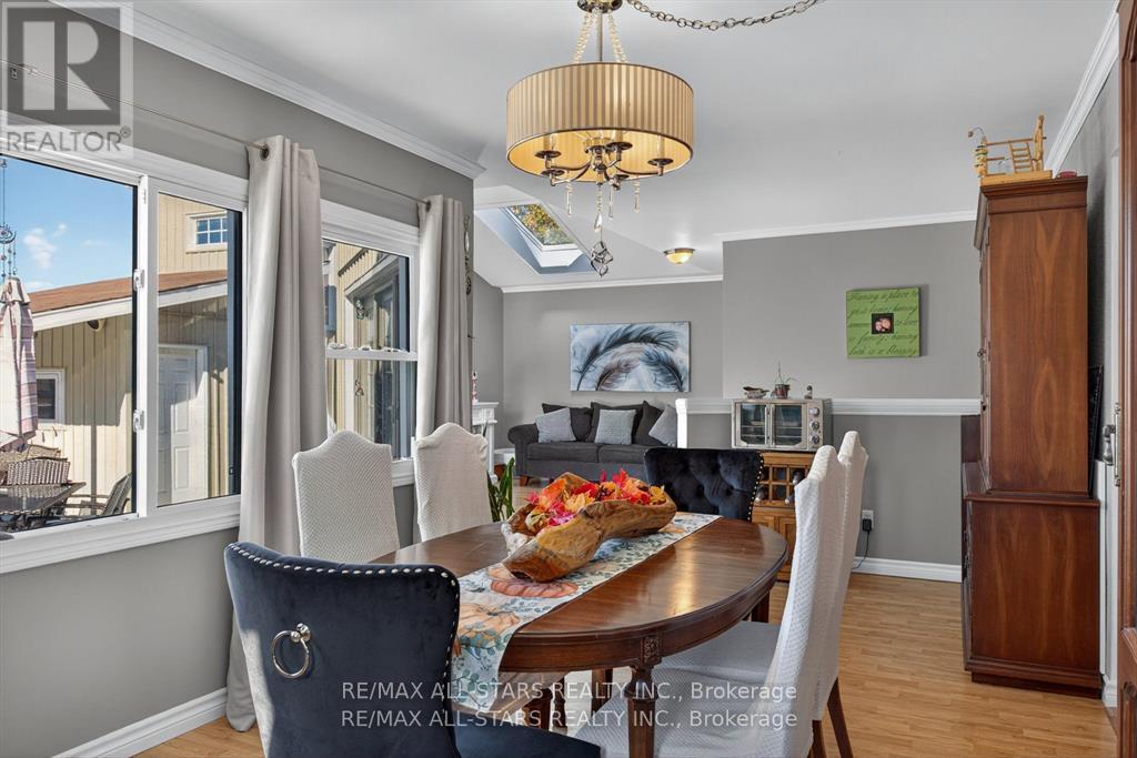 291 Angeline Street N, Kawartha Lakes (Lindsay), Ontario  K9V 4R1 - Photo 9 - X12558166