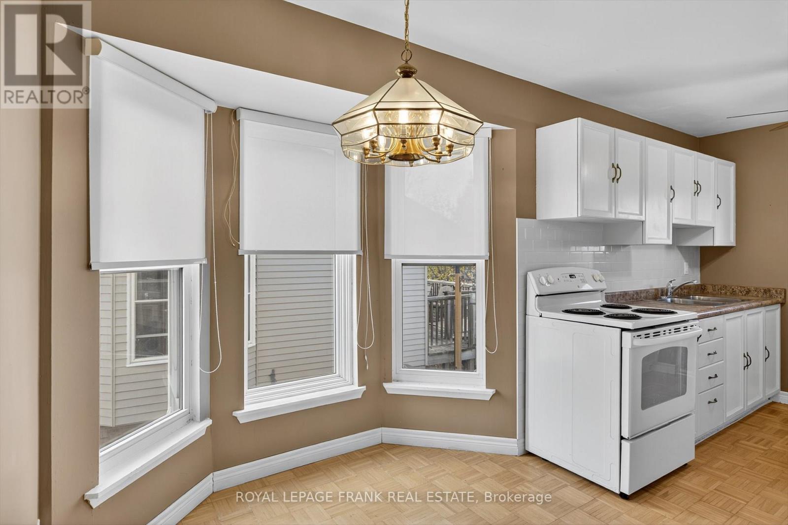 547 Crystal Drive, Peterborough (Ashburnham Ward 4), Ontario  K9J 8H7 - Photo 12 - X12558216