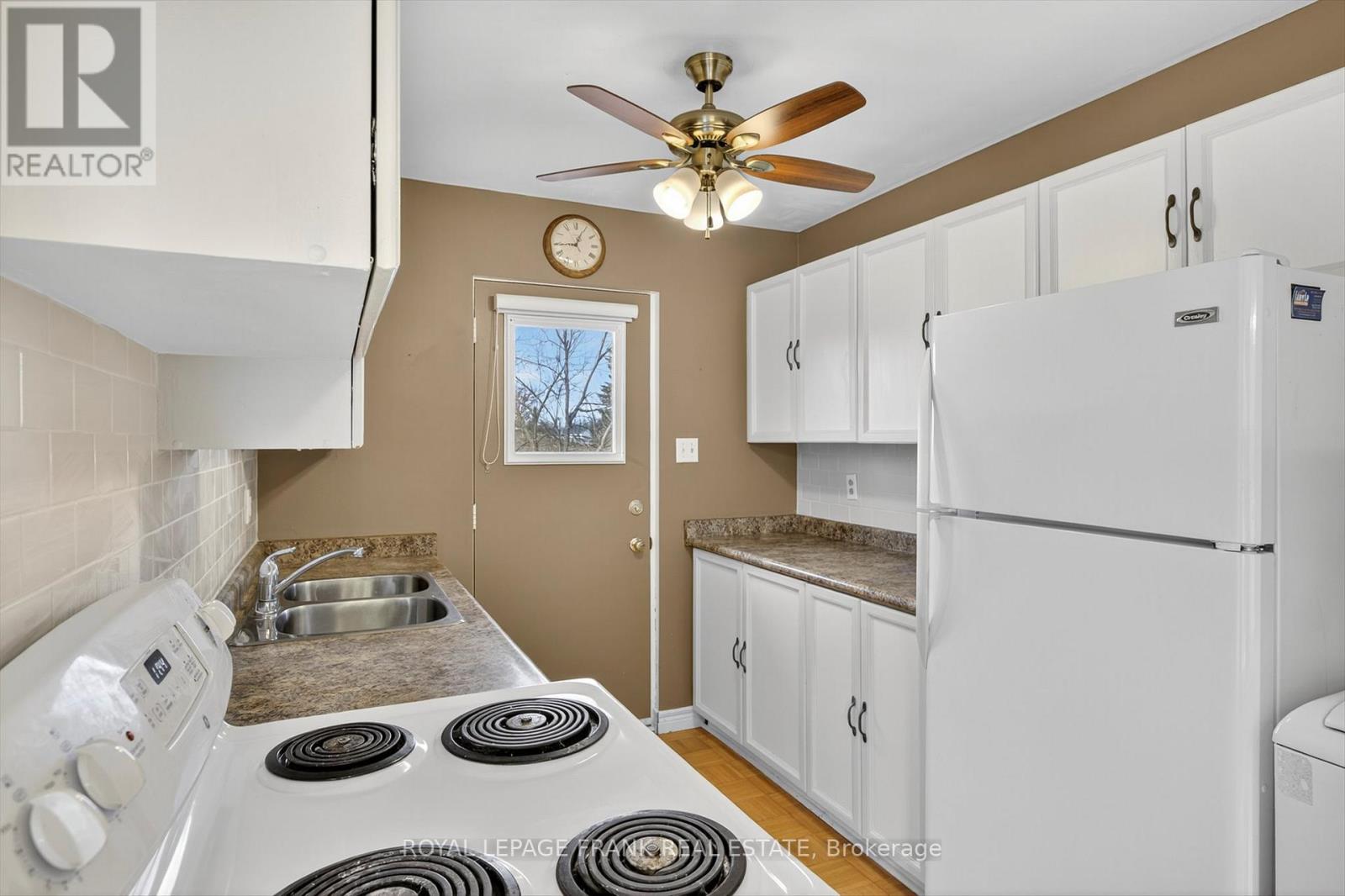 547 Crystal Drive, Peterborough (Ashburnham Ward 4), Ontario  K9J 8H7 - Photo 13 - X12558216